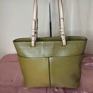 Authentic Michael Kors Purse!!! #020NC Olive Green Bedford Leather Pocket Tote